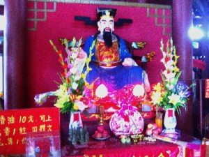 A statue of Justice Bao in his Memorial Hall