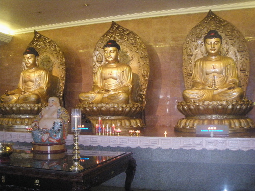 Staues of Buddha Sidharta Gautama in the Great Hall of Buddha Sakyamuni