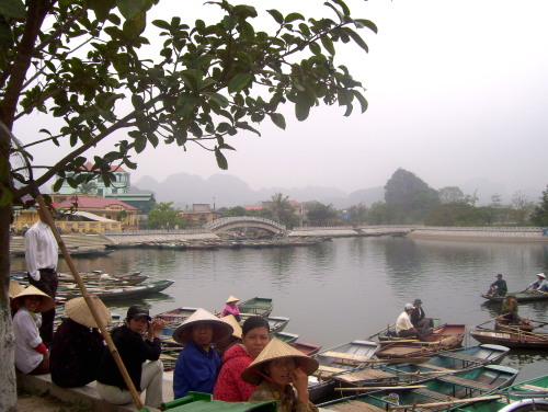 Tam Coc boat-rowers waiting for tourists